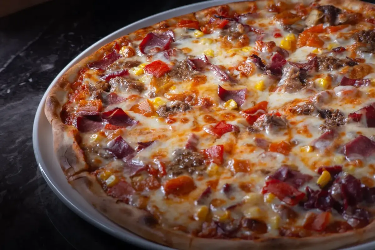 Loca Special Pizza