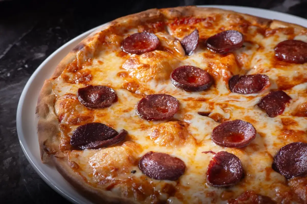Kasap Sucuklu Pizza