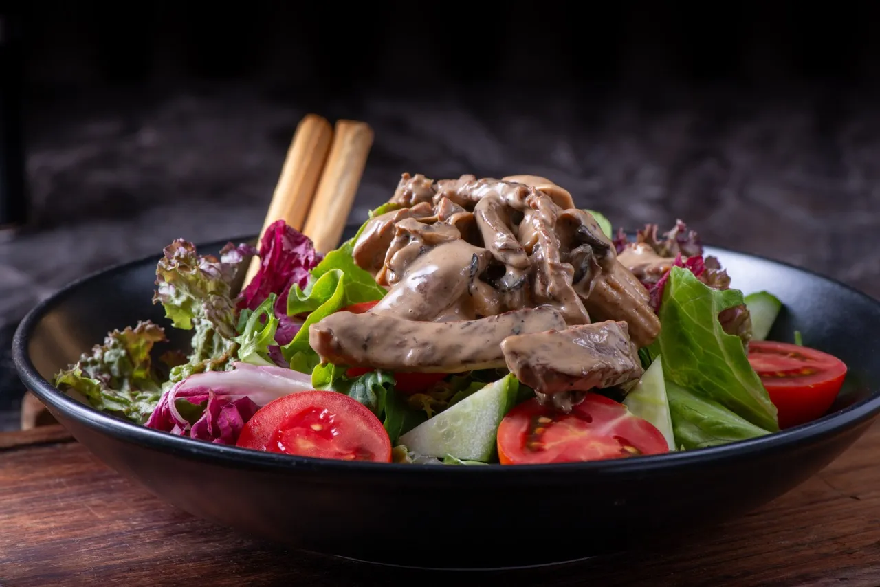 Sıcak Et Salata